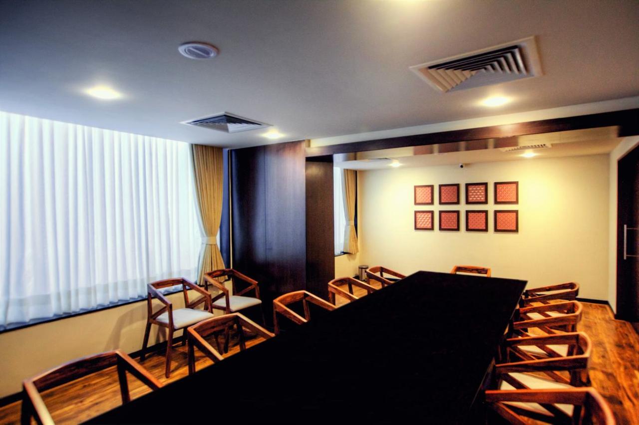 Minla Hotel Bangalore Luaran gambar