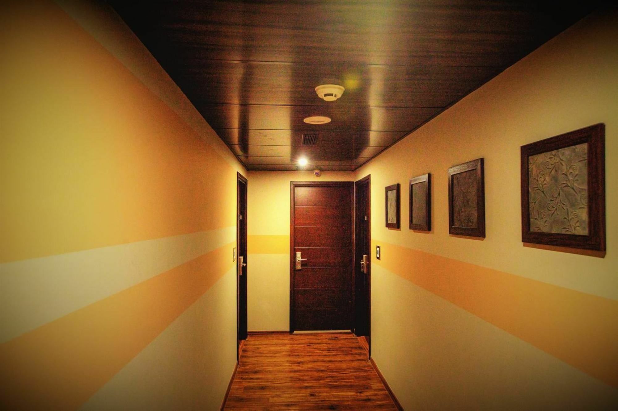 Minla Hotel Bangalore Luaran gambar