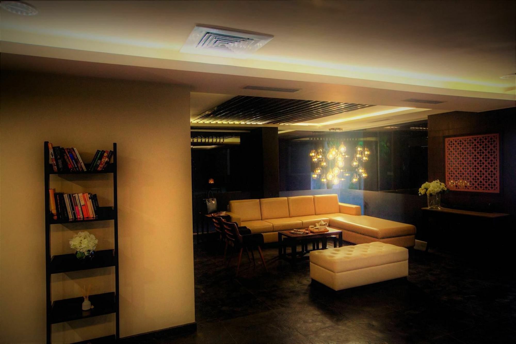 Minla Hotel Bangalore Luaran gambar